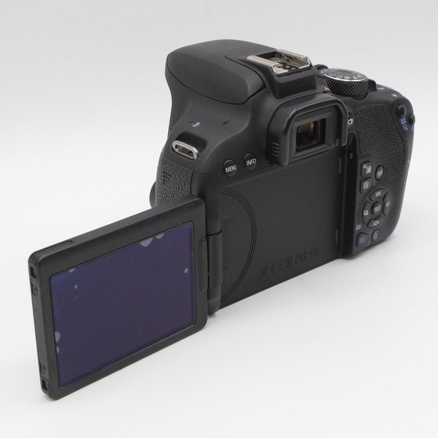EOS Kiss キヤノン X9i ダブルズームキット デジタル一眼レフカメラ