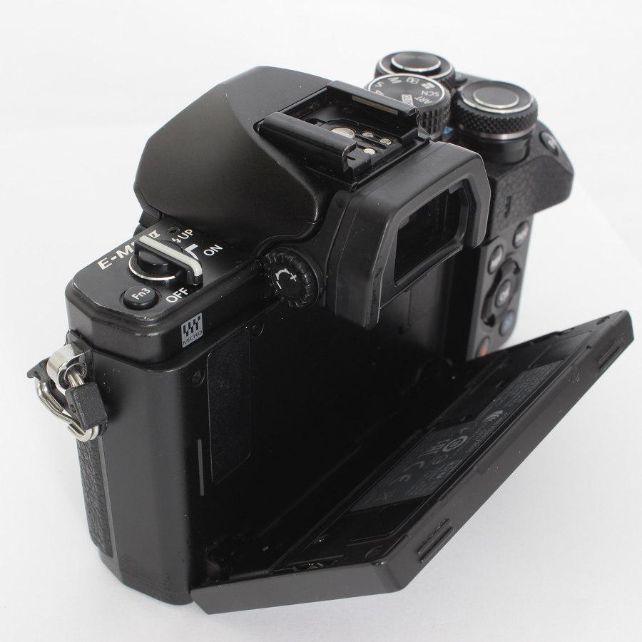OM-D オリンパス E-M10 Mark II EZダブルズームキット ブラック ミラー 