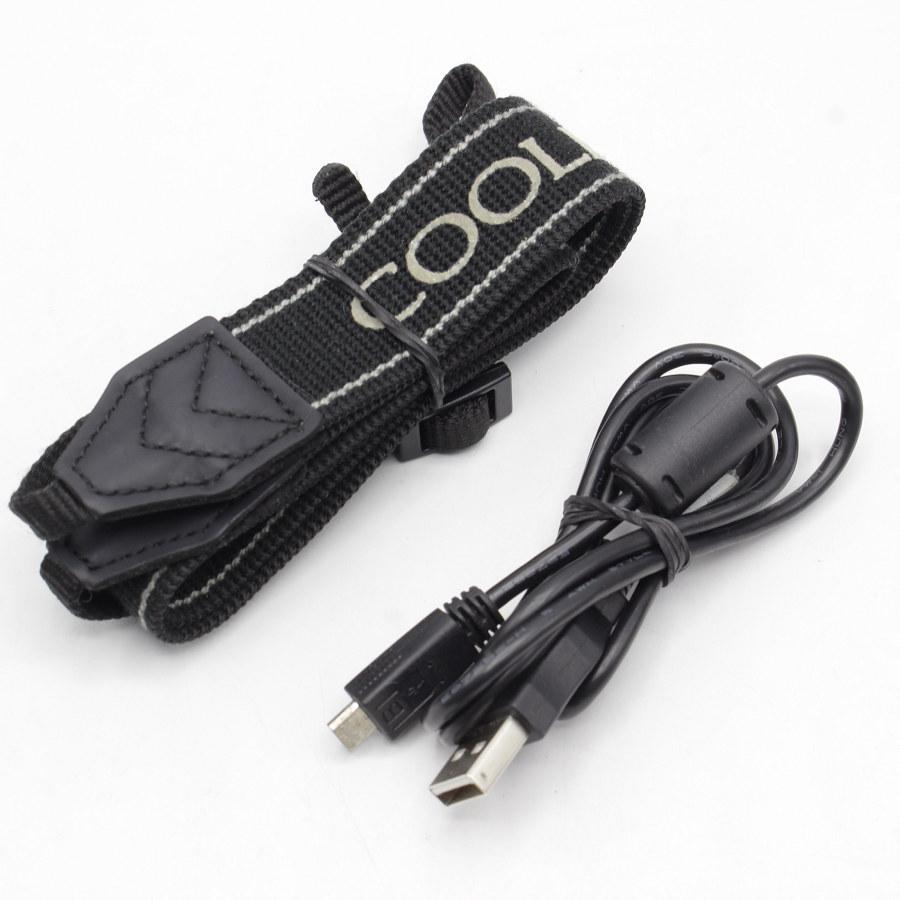 COOLPIX 【美品】Nikon P610 カメラケース+SDカード付き COOLPIX 【美品】Nikon P610 カメラケース+SDカード付き