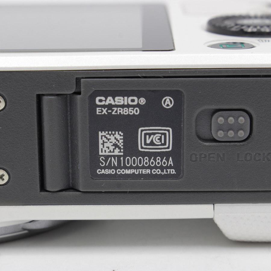 美品】CASIO EXILIM EX-ZR850WE ホワイト デジタルカメラ 【公式通販】