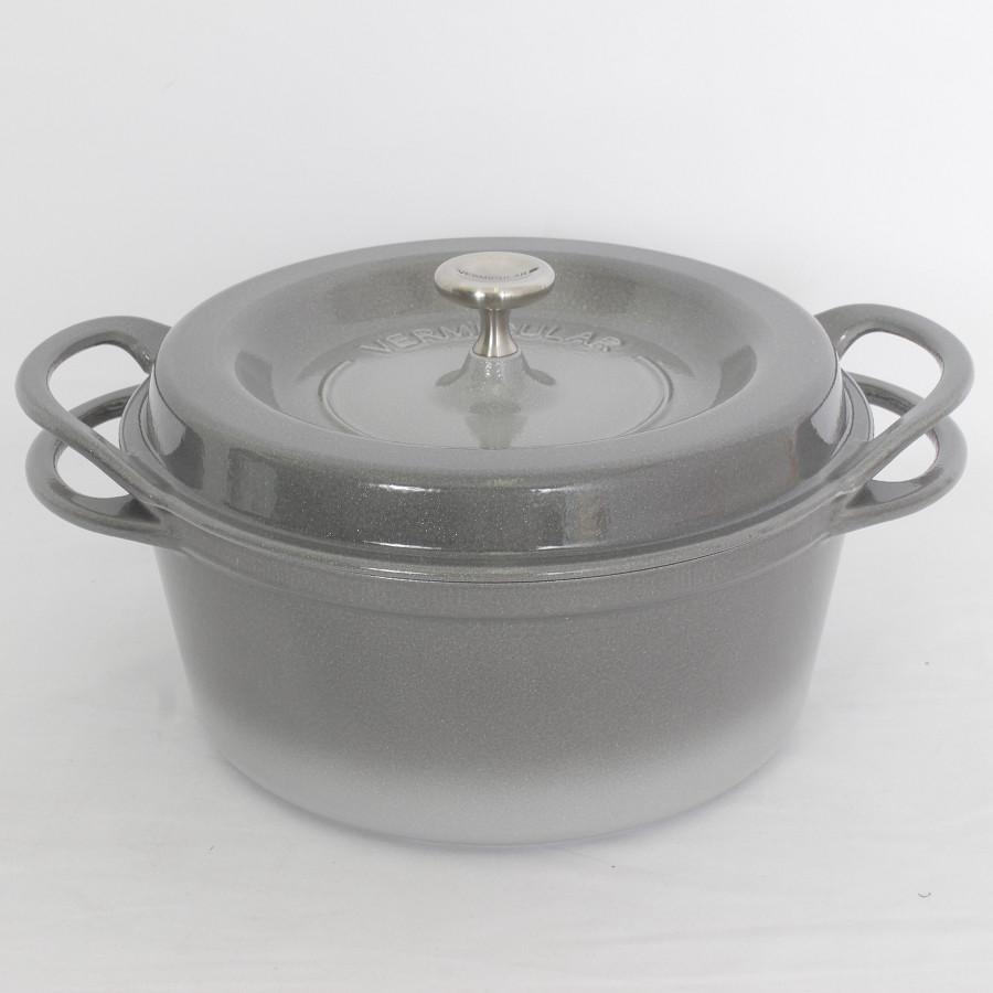ボーナスストア+5%【美品】バーミキュラ オーブンポットラウンド 22cm GRY22R パールグレー 専用レシピブック付 無水 ホーロー 両手鍋 本体 |  | 01
