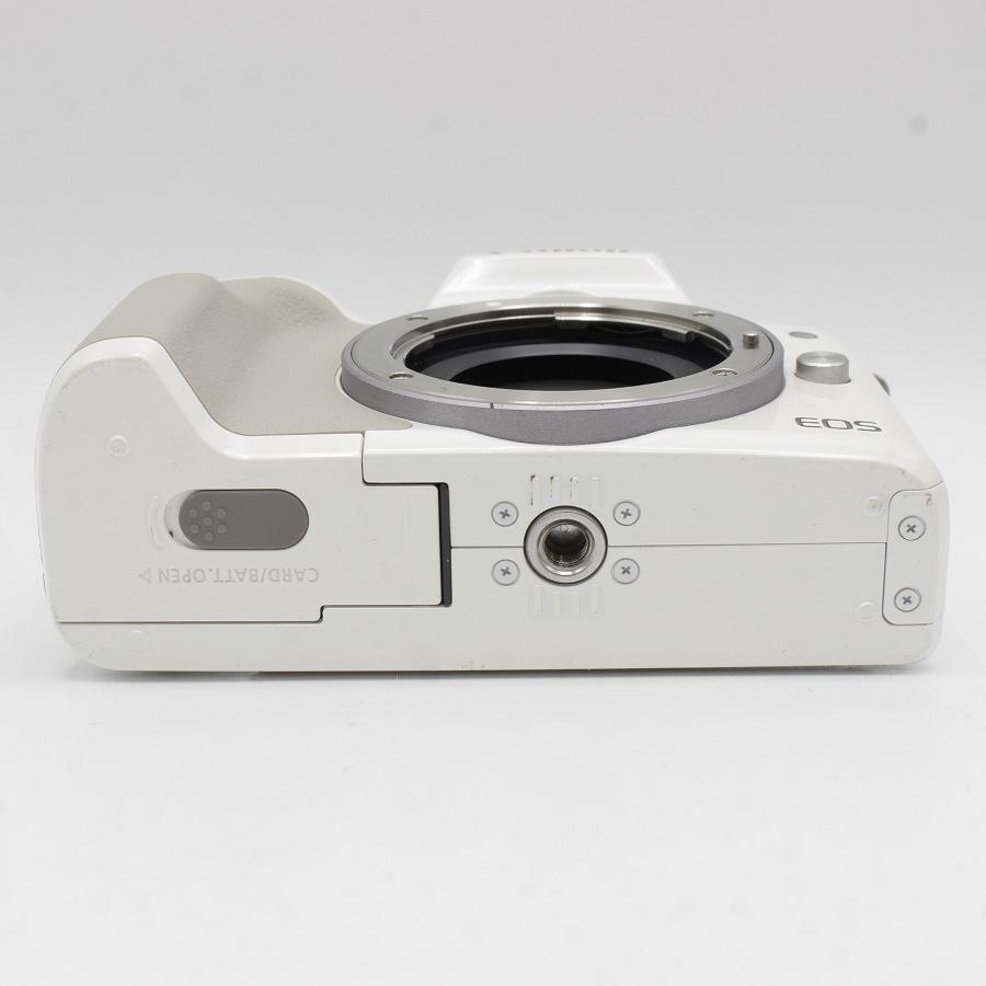 ボーナスストア+5％【美品】Canon EOS Kiss M ダブルズームキット