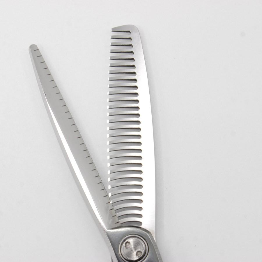 【ボーナスストア+5％】刃物屋トギノン Queen Type-R 5.8 セニング 5.8インチ メガネハンドル 28目フラット/1本スリット 約18% シザー クイーン |  | 05