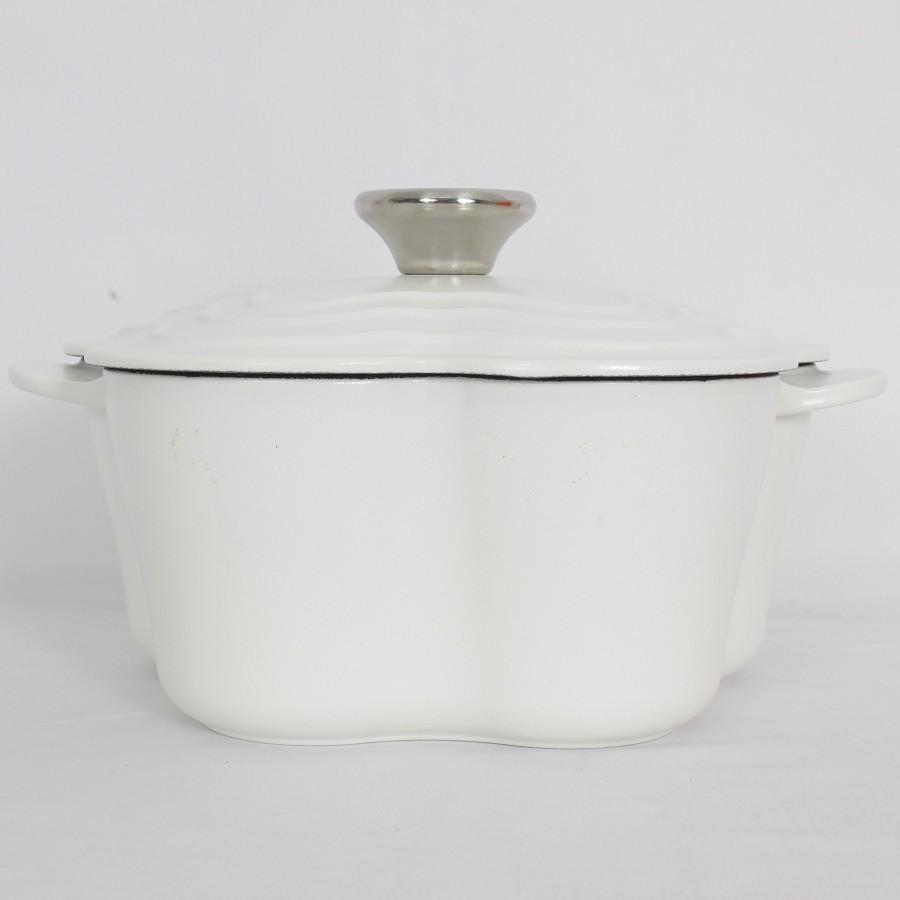 ボーナスストア+5%【美品】ル・クルーゼ ココットフルール 20cm ボーナスストア+5%【美品】ル・クルーゼ ココットフルール 20cm