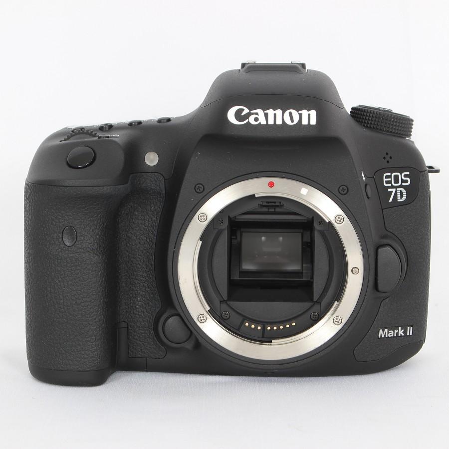 ボーナスストア+5％【美品】Canon EOS 7D Mark II ボディ デジタル一眼レフカメラ EOS7DMK2 キヤノン 本体 |  | 01