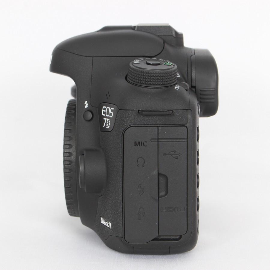 ボーナスストア+5％【美品】Canon EOS 7D Mark II ボディ デジタル一眼レフカメラ EOS7DMK2 キヤノン 本体 |  | 04