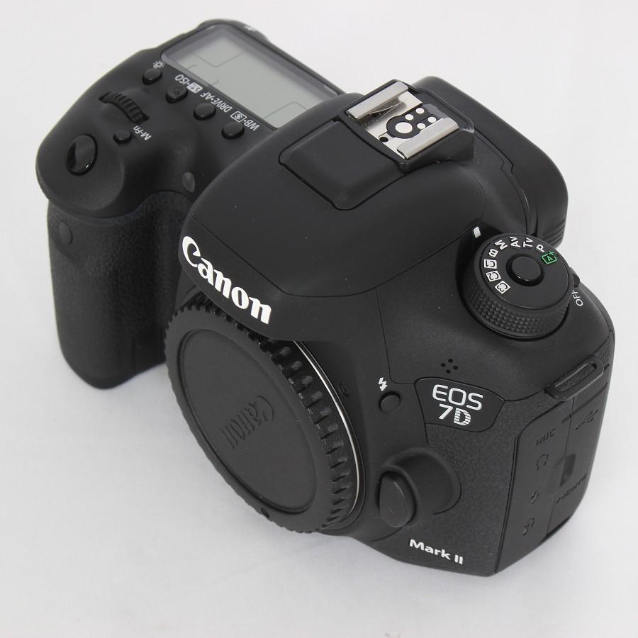 ボーナスストア+5％【美品】Canon EOS 7D Mark II ボディ デジタル一眼レフカメラ EOS7DMK2 キヤノン 本体 |  | 06