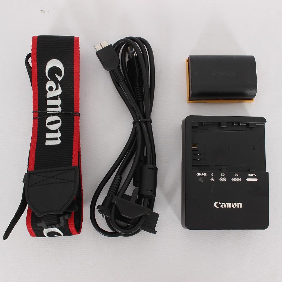 ボーナスストア+5％【美品】Canon EOS 7D Mark II ボディ デジタル一眼レフカメラ EOS7DMK2 キヤノン 本体 |  | 07