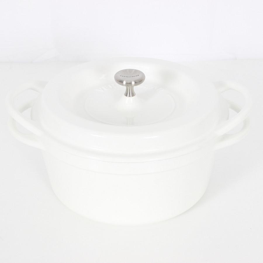 ボーナスストア+5％【新品】バーミキュラ オーブンポットラウンド 18cm PWH18R KONAYUKI パールホワイト 無水 ホーロー 両手鍋 粉雪 本体 |  | 01