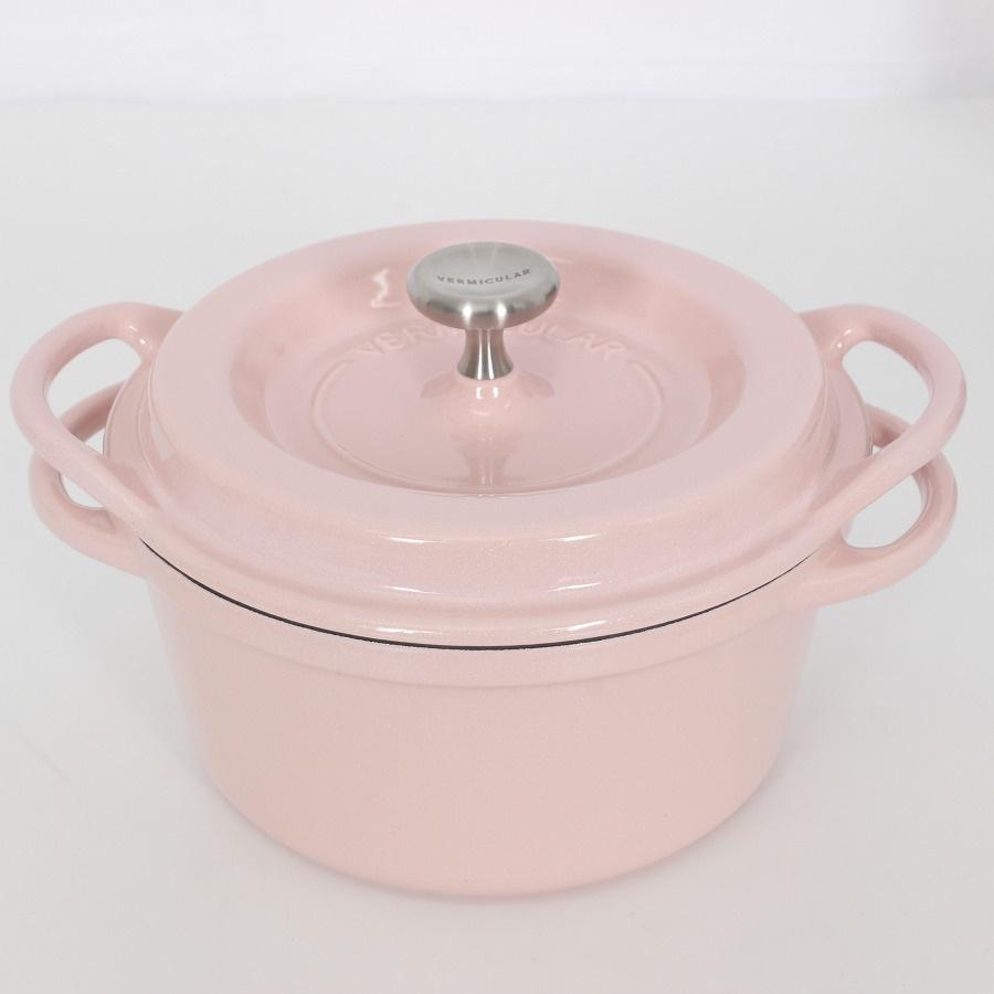 ボーナスストア+5％【新品】バーミキュラ オーブンポットラウンド 14cm PNK14R パールピンク 無水 ホーロー 両手鍋 本体 |  | 01