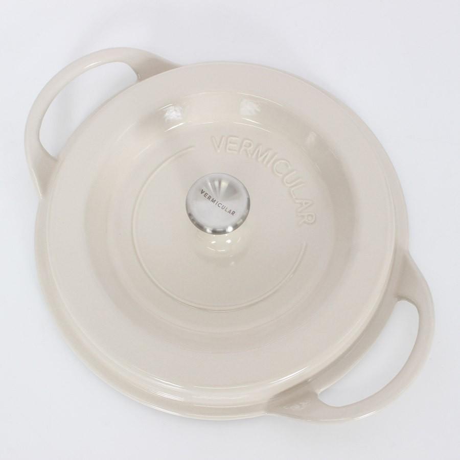 ボーナスストア+5％【新品】バーミキュラ オーブンポットラウンド 22cm NBG22R ナチュラルベージュ 無水 ホーロー 両手鍋 本体 |  | 05