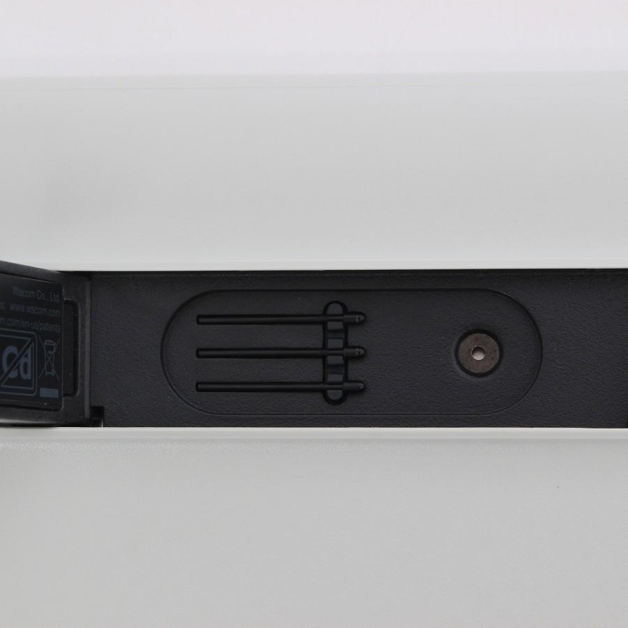 ボーナスストア+5％【美品】WACOM One Creative Pen Display DTC133W0D