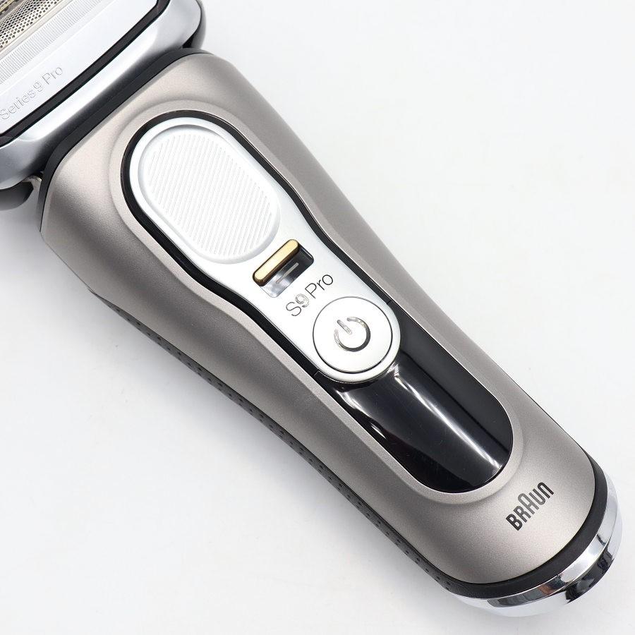 ボーナスストア+5％【美品】ブラウン シリーズ9 Pro 9465cc-V 4枚刃 アルコール洗浄機付 メンズシェーバー BRAUN 本体 |  | 02