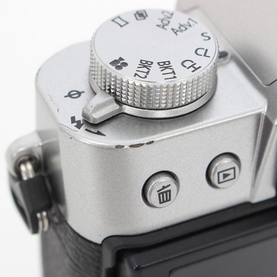 ボーナスストア+5％【美品】FUJIFILM X-T30 II ボディ シルバー 予備バッテリー付き ミラーレス一眼カメラ 富士フイルム 本体 |  | 07