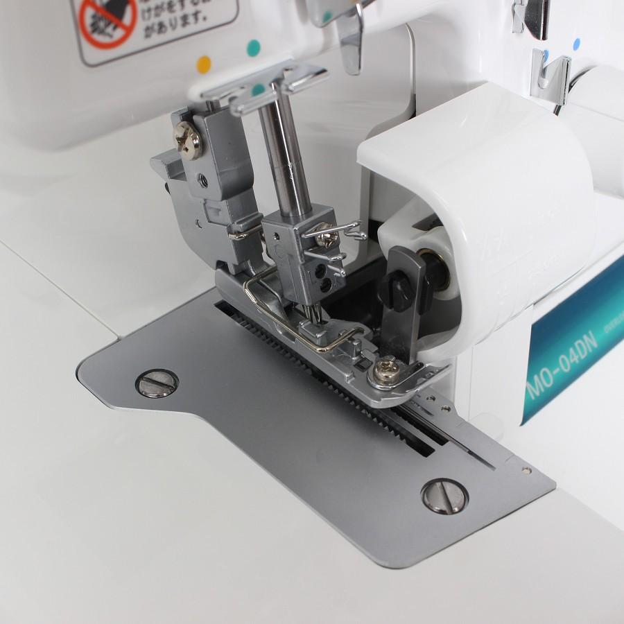 ボーナスストア+5％【美品】ジューキ MO-04DN ロックミシン 2本針4本糸
