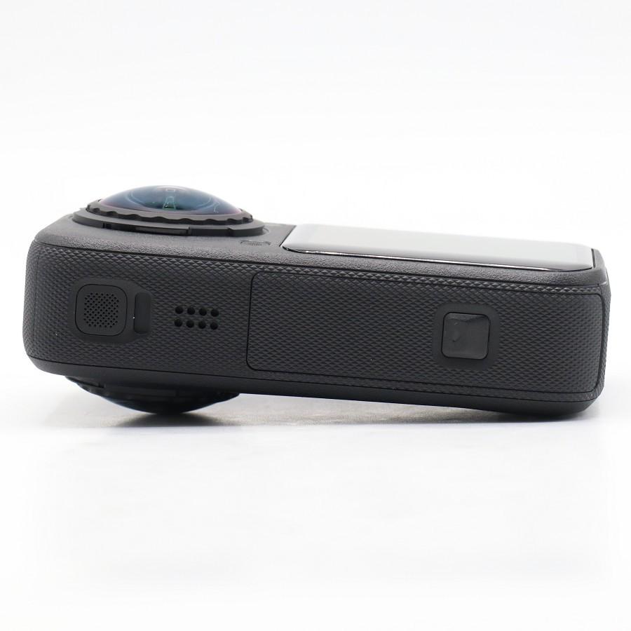 ボーナスストアPlus【美品】Insta360 X6 エッセンシャルバンドル CINSABXA-X603 ミッドナイトブラック 360度カメラ アクションカメラ インスタ360 本体 |  | 05