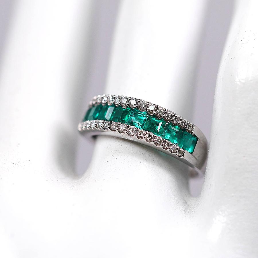 稀少スクエアカット。プラチナ エメラルド＆ダイヤモンド パヴェラインリング 0.87ct (D0.25ct)の画像