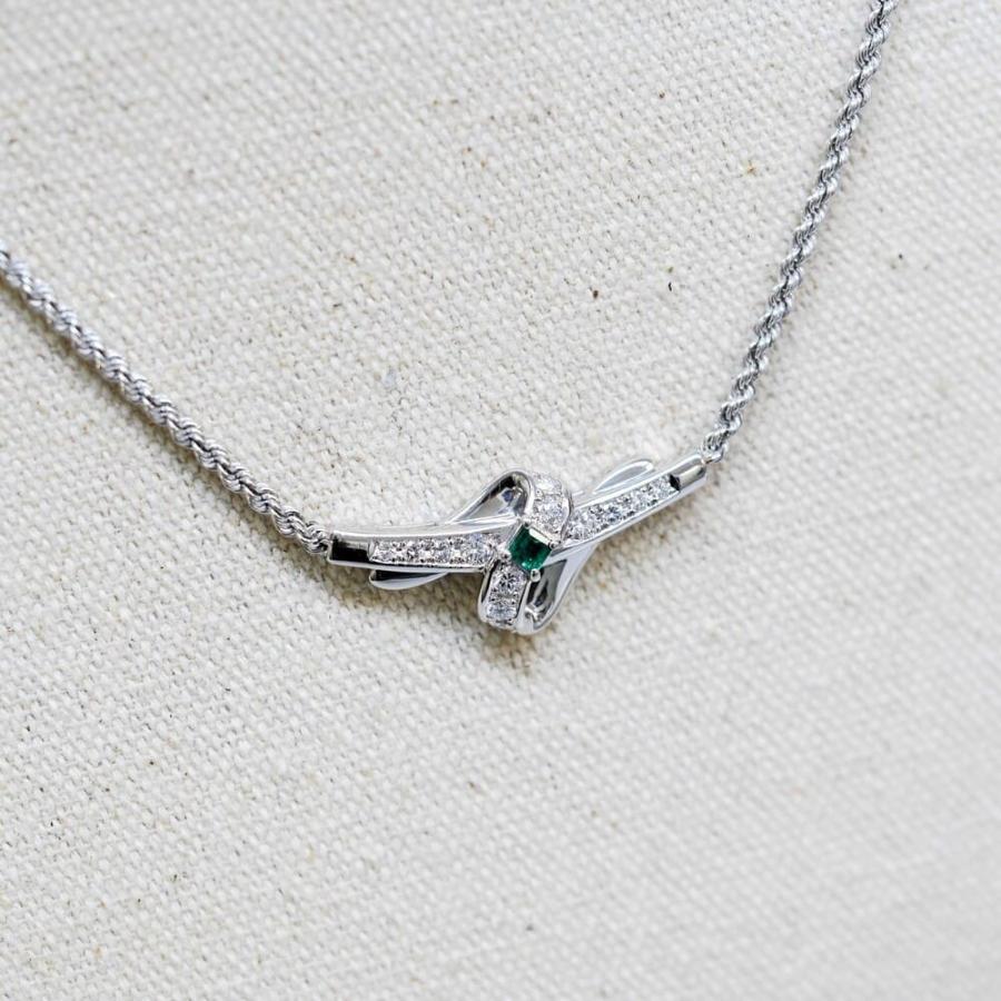 エメラルド0.12ct ダイヤモンド0.47ct PT900 ペンダントネックレス 