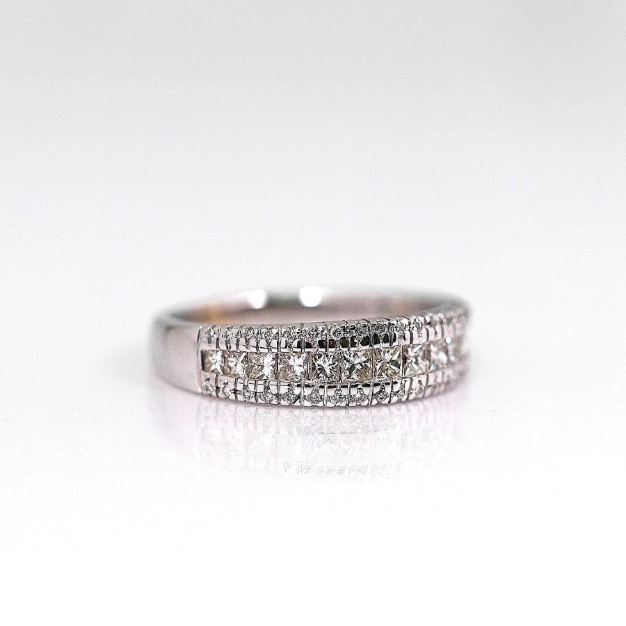 K18WG プリンセスカット ダイヤモンド 3列ハーフエタニティリング D0.66ct ― 凛とした輝きを纏う、贅沢なレイヤードリングの画像