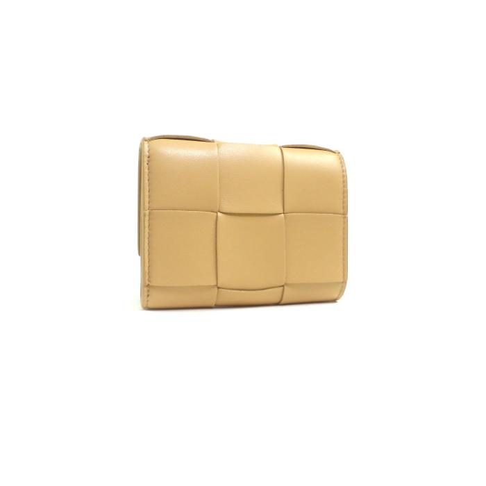 新しい季節 ボッテガ ヴェネタ BOTTEGA VENETA カセット 三つ折り