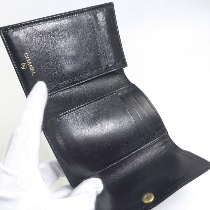 CHANEL　キャビア　ケース　ココマーク　9番　Gカード・シリアル付 CHANEL シャネル マトラッセ ホワイト カードケース ココマーク