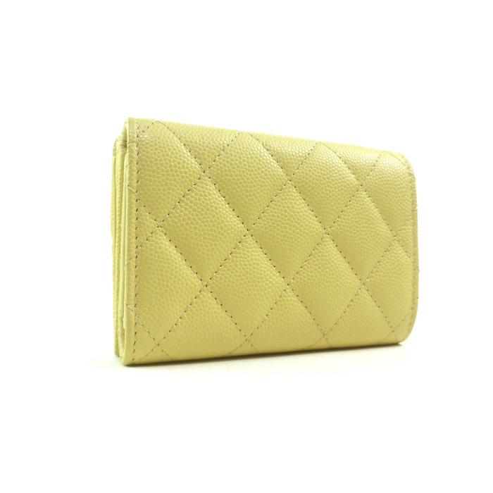 シャネル クラシック スモール フラップ ウォレット キャビアスキン