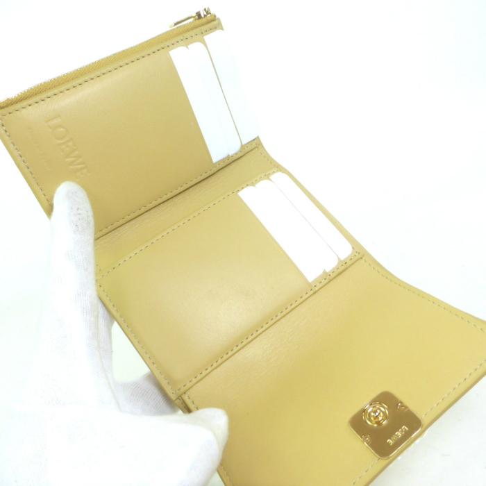 LOEWE ロエベ （LOEWE） パファー アナグラム バーティカル