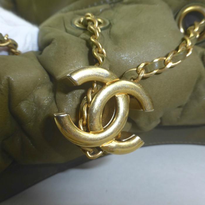 CHANEL オリーブグリーン カーキ　バブルキルト　マトラッセショルダーバッグ CHANEL オリーブグリーン カーキバブルキルトマトラッセ
