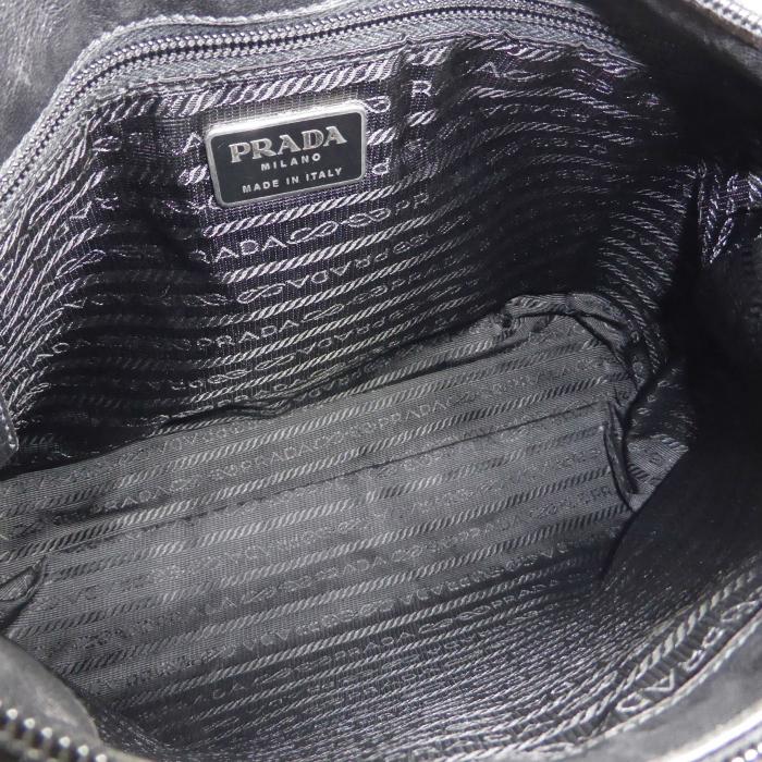 PRADA（プラダ） プラハンドル レザー ハーフムーン 肩掛け