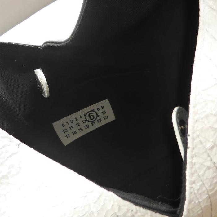 メゾン マルジェラ （Maison Margiela）MM6 ジャパニーズ ミニ トート バッグ ペイント SB6WD0013 ブラック×ホワイト（新品）の画像