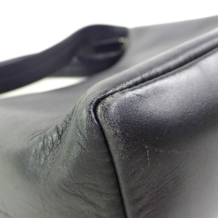 PRADA（プラダ） スムースレザー 肩掛け ハーフムーン ショルダー