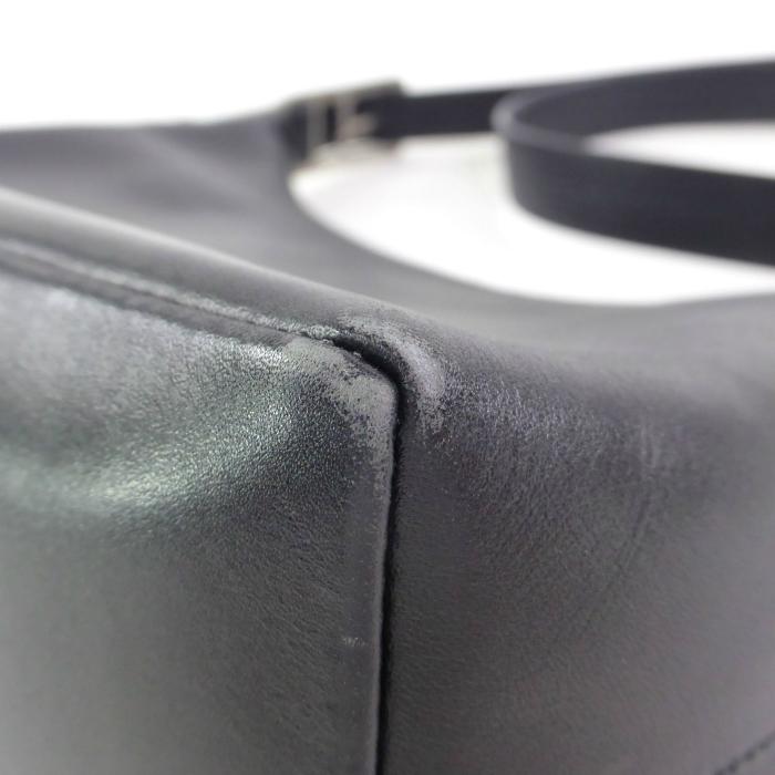 PRADA プラダ テスート スムースレザー ハーフムーン ショルダーバッグ PRADA（プラダ） スムースレザー 肩掛け ハーフムーン ショルダー