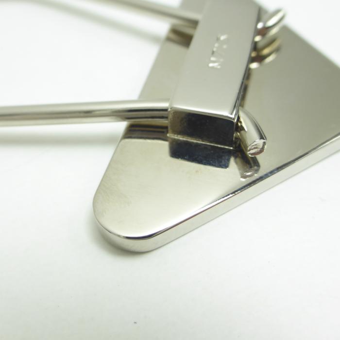 PRADA（プラダ） メタル キーリング ロゴ チャーム キーホルダー M713