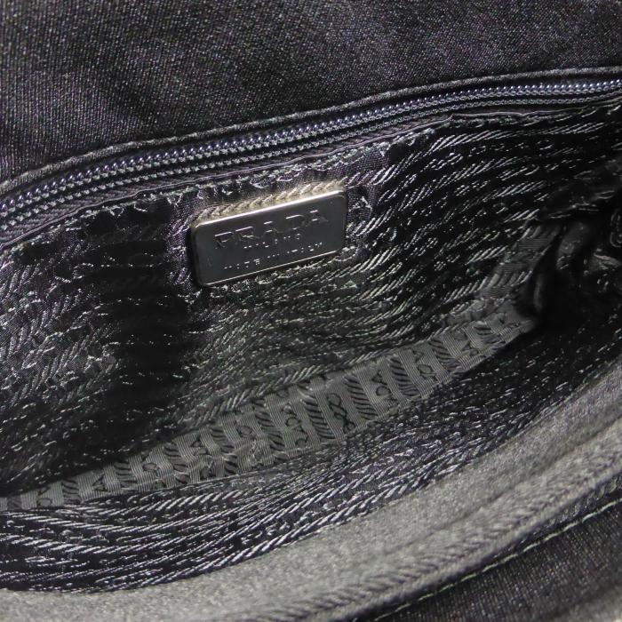 PRADA（プラダ） ナイロン キャンバス プラスチックチェーン