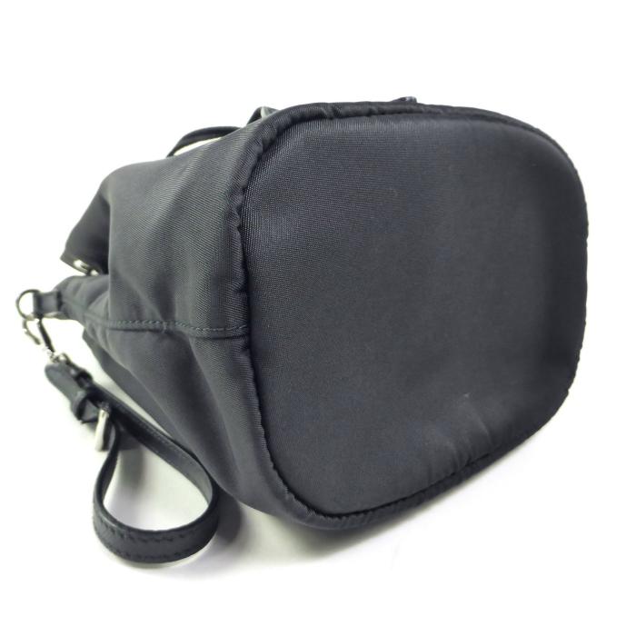 極美品 PRADA プラダ テスートナイロン 巾着 ポーチ マルチケース 黒 かつしprada プラダ ポーチ 巾着 PRADA/プラダ】テスートナイロン 巾着