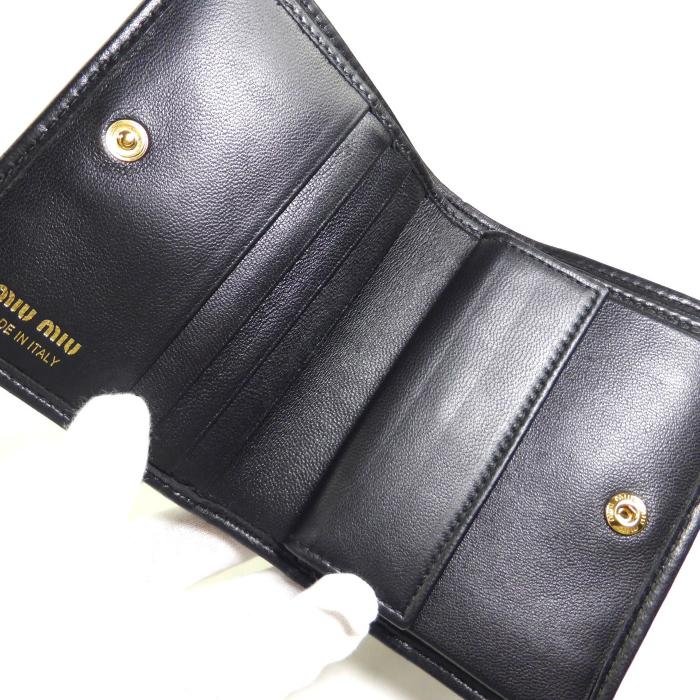 miu miu（ミュウミュウ） マテラッセ コンパクト 二つ折り 財布 5MV204