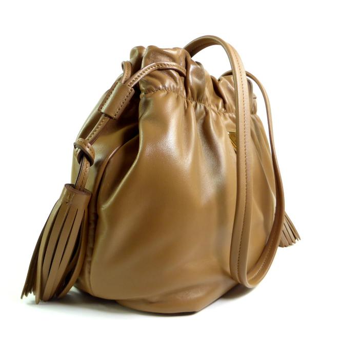 PRADA（プラダ） ナッパレザー 巾着 ショルダーバッグ 肩掛け 1BG541