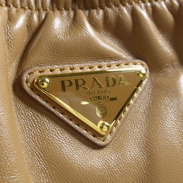 PRADA（プラダ） ナッパレザー 巾着 ショルダーバッグ 肩掛け 1BG541