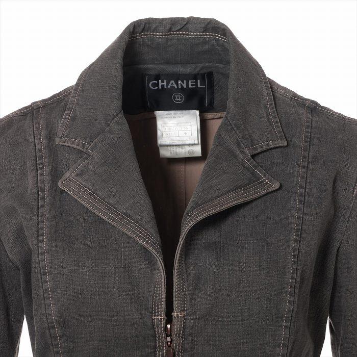 CHANEL グレー ロゴ入りアウター CHANEL（シャネル） ダウン ジャケット CHANEL 59万 ライトグレー