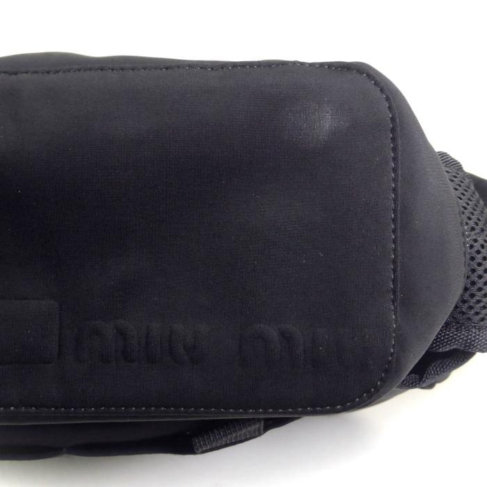 アーカイブ　miu miu ミュウミュウ　レザーナイロン　ショルダーバッグ miu miu（ミュウミュウ） アーカイブ ナイロン ボンディング カメラ