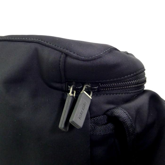 miu miu（ミュウミュウ） アーカイブ ナイロン ボンディング カメラ