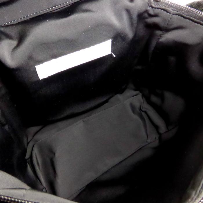 miu miu（ミュウミュウ） アーカイブ ナイロン ボンディング カメラ