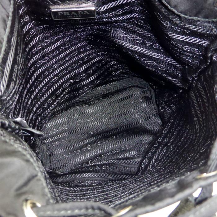 PRADA（プラダ） Re-Nylon テスート ナイロン ポーチ ドローストリング