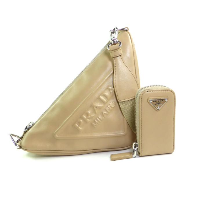 PRADA（プラダ） トライアングル レザー ショルダー バッグ エンボス 