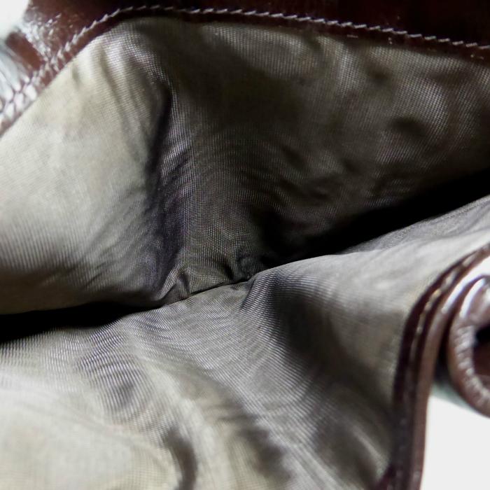 PRADA（プラダ） ソフトルックス トライアングルロゴ コンパクト 二