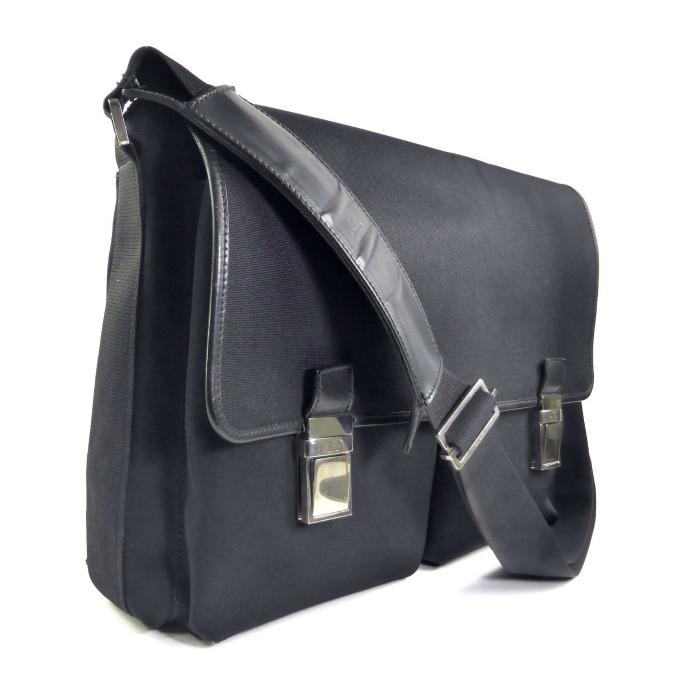 極美品✨グッチ GUCCI メッセンジャーバッグ ショルダーバッグ　ブラック GUCCI（グッチ） メッセンジャー ナイロンキャンバス×レザー ビジネス