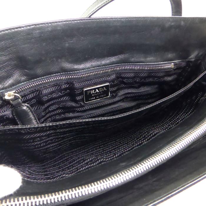 PRADA（プラダ） テスート ナイロン×レザー トライアングルロゴ
