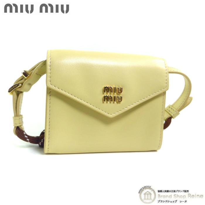 miu miu（ミュウミュウ） レザー ショルダーウォレット ストラップ付き