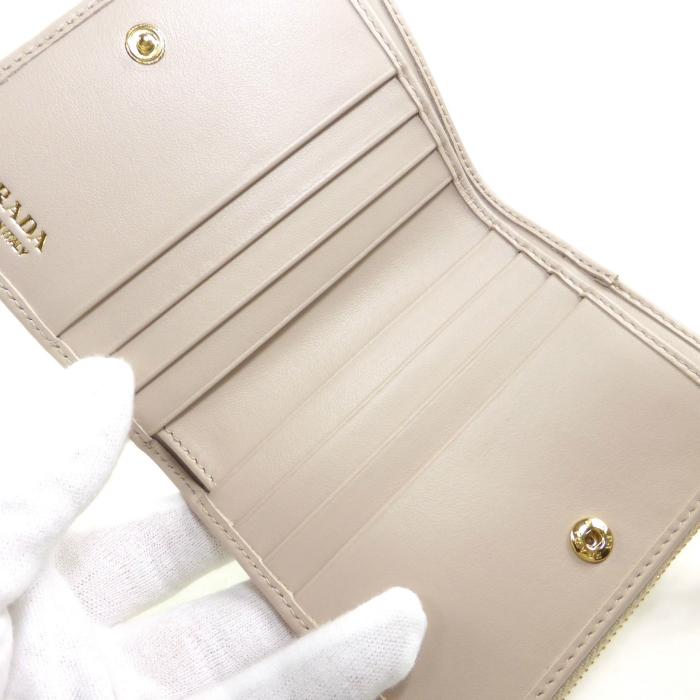 プラダ （PRADA） シティカーフ トライアングル コンパクト 二つ折り 財布 1ML050 NINFEA（新品）の画像
