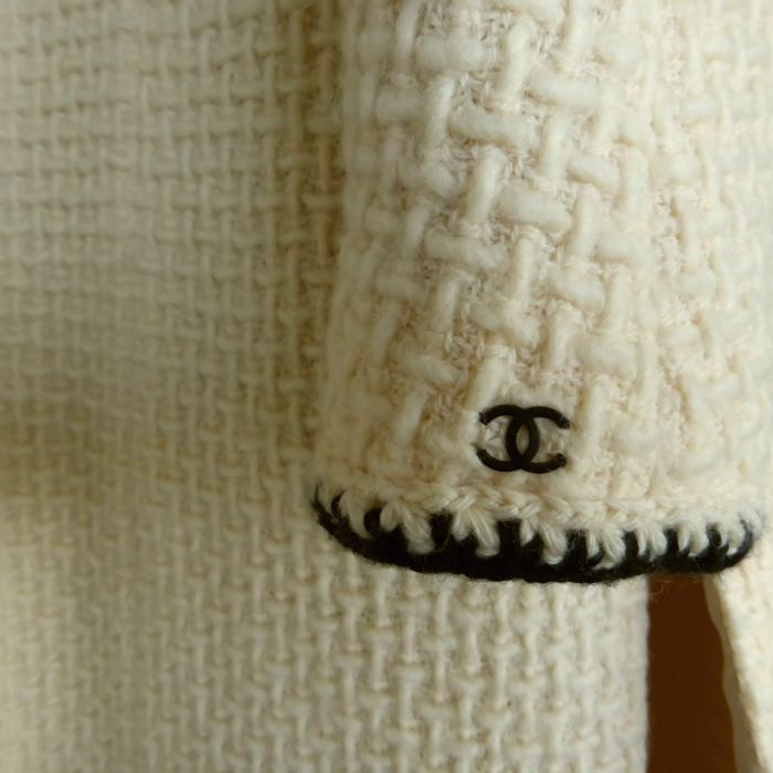 シャネル （CHANEL）ウール×フェザー ロングコート ランウェイ 00A #42 アイボリー×ブラック P16680 ウェア（中古）の画像